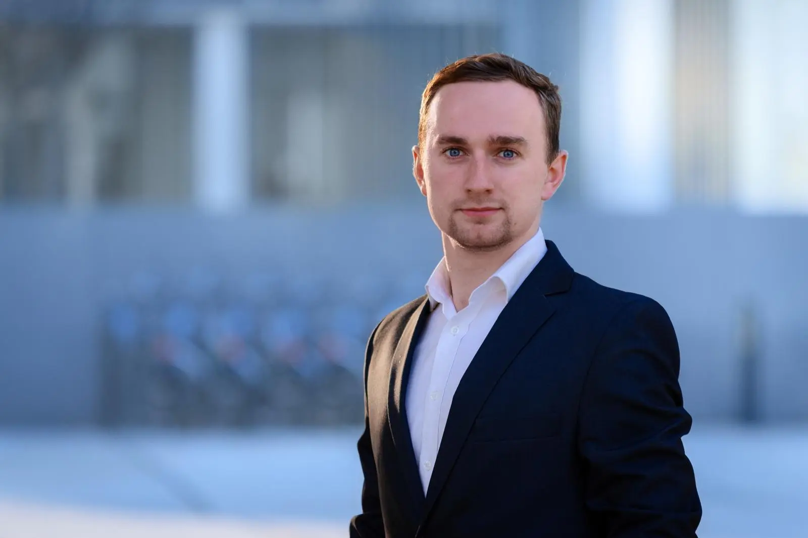 In just a few months, I went from a comfortable job in the Czech Republic to signing a contract in Manila.